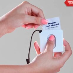 ESTUCHE CON PADS DE ALCOHOL NEGRO